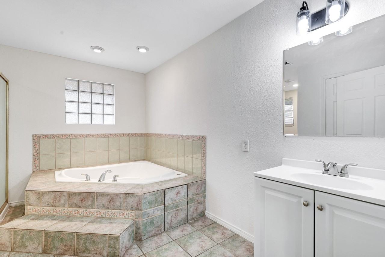 N Palmetto Ave - Photo 6 of 16