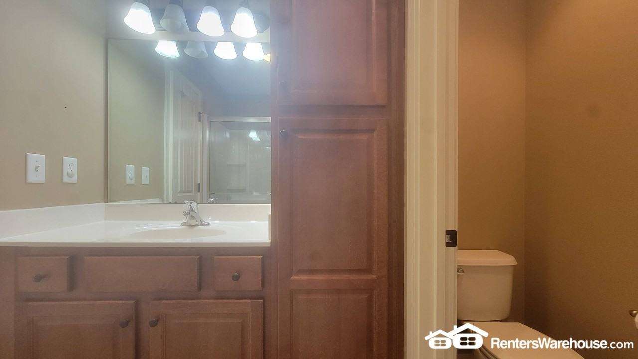 3863 Thompson St - Photo 5 of 24