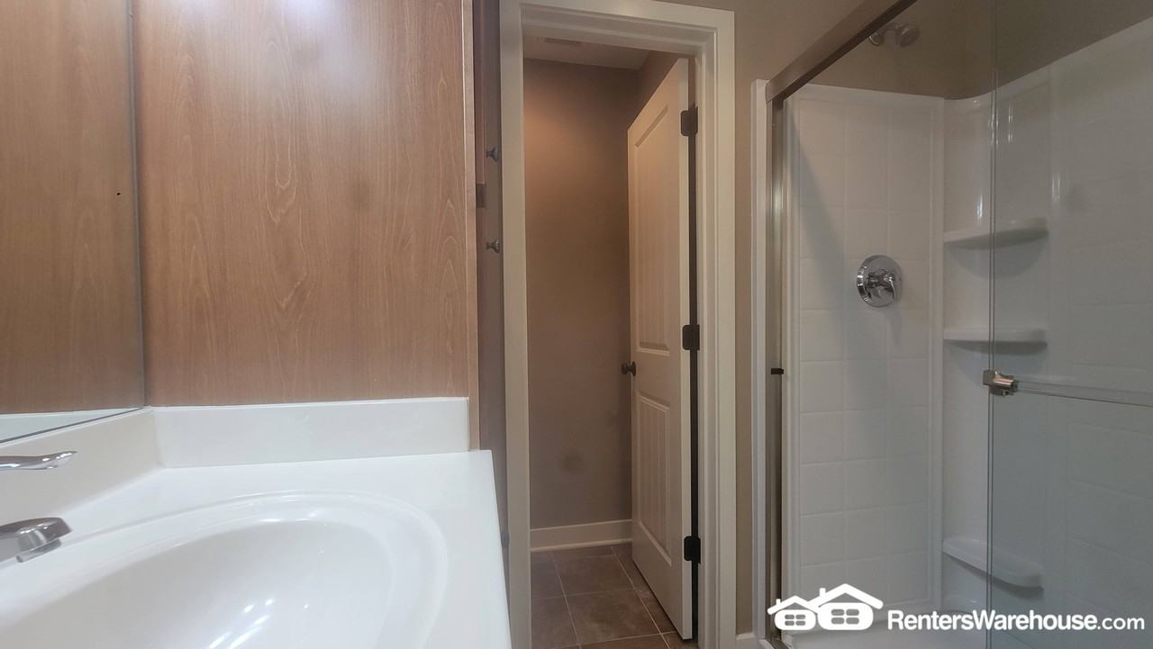 3863 Thompson St - Photo 6 of 24