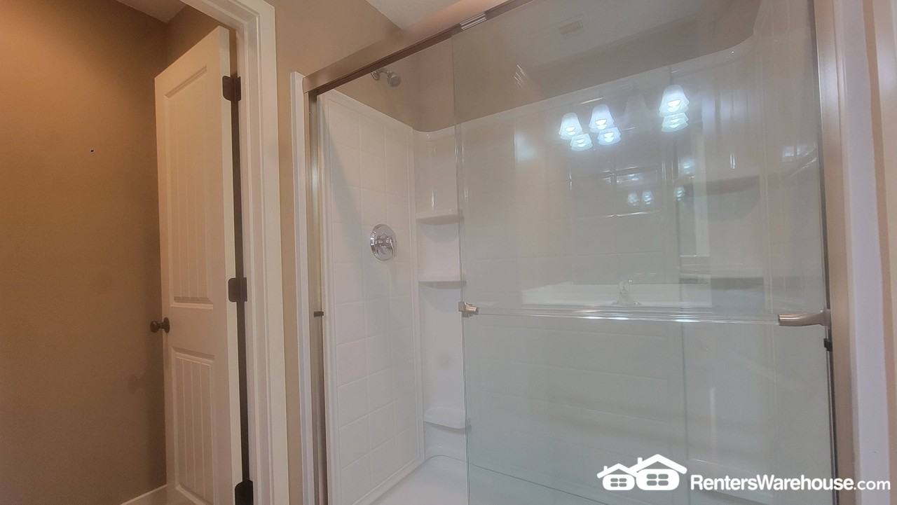 3863 Thompson St - Photo 7 of 24