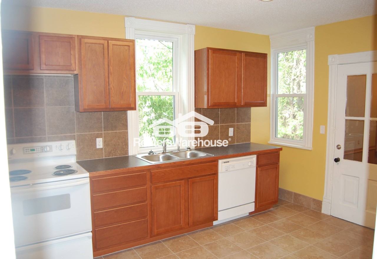 721 12th Ave Se - Photo 2 of 14