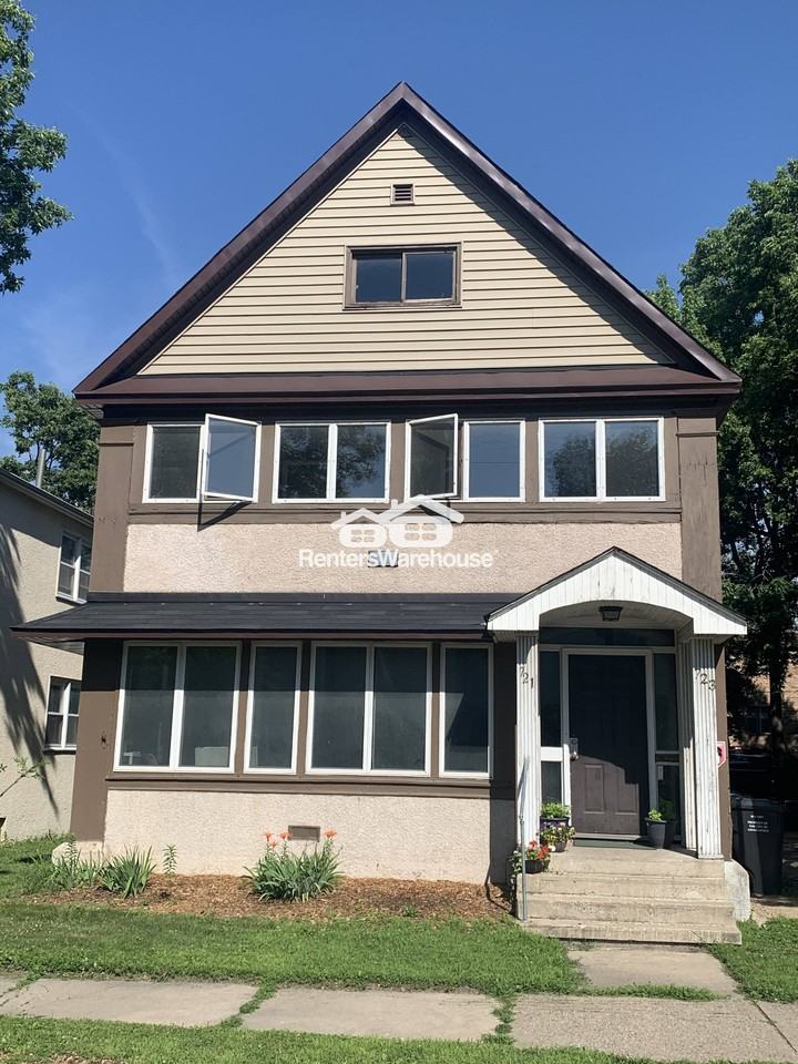 721 12th Ave Se - Photo 3 of 14