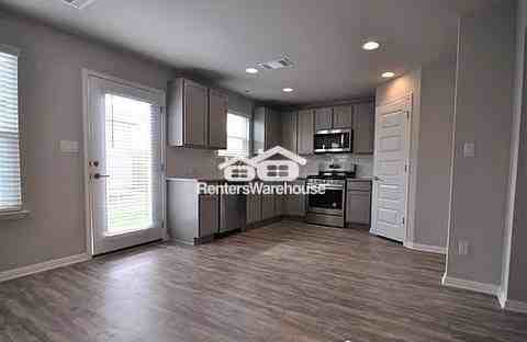 17917 Malnati Dr - Photo 3 of 22