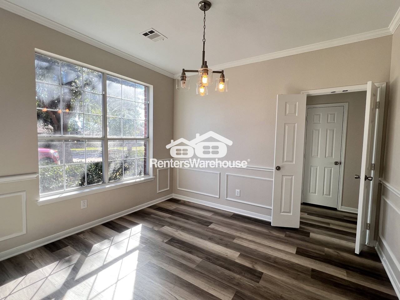 7413 Maplewood Dr - Photo 3 of 14