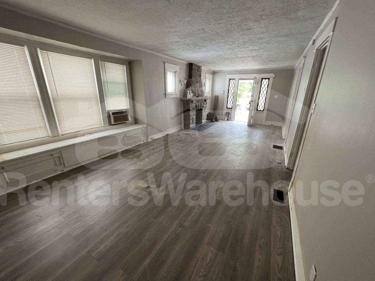 4026 Agnes Ave - Photo 3 of 11