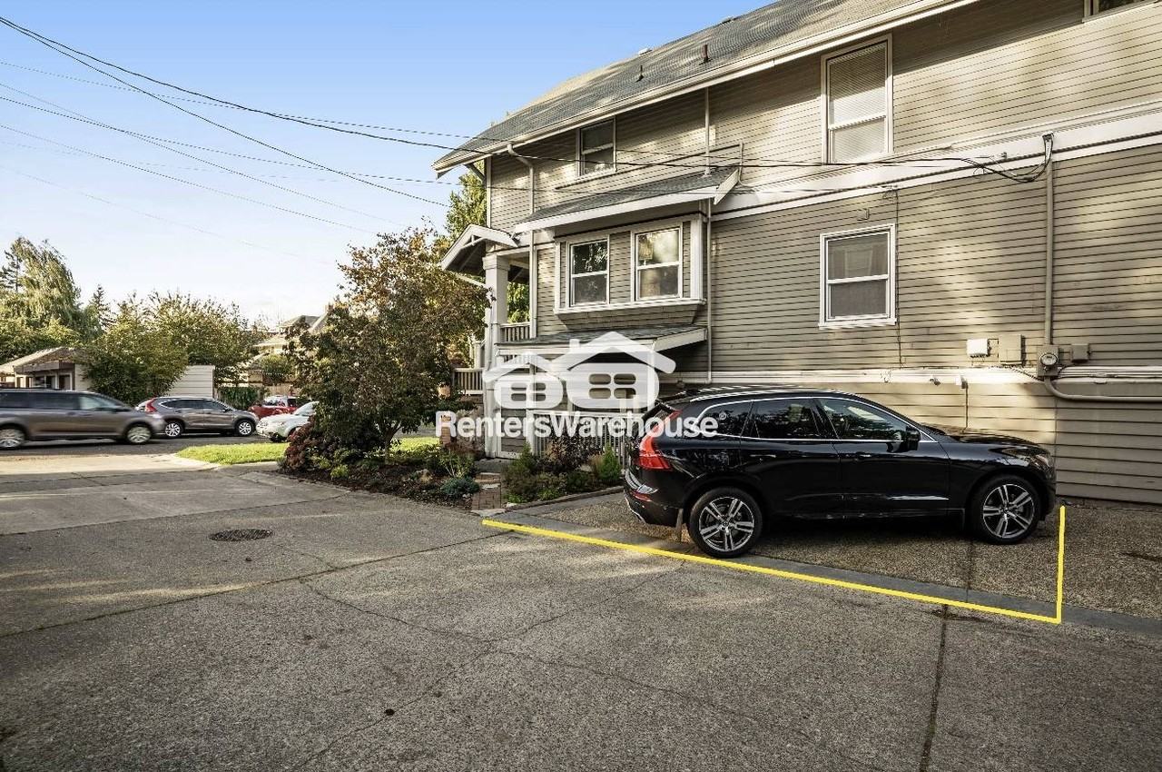 1210 N 9th St - Photo 3 of 17