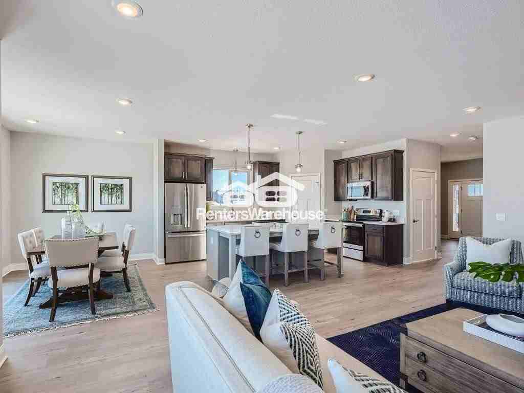 19116 Cloverleaf Way - Photo 3 of 28