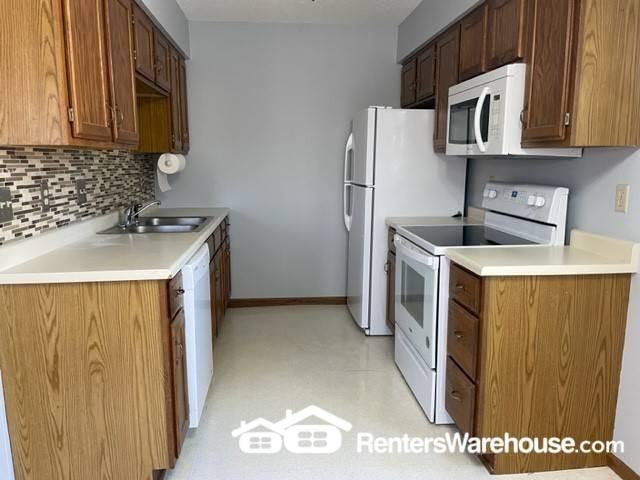 995 104th Ln Nw - Photo 3 of 9