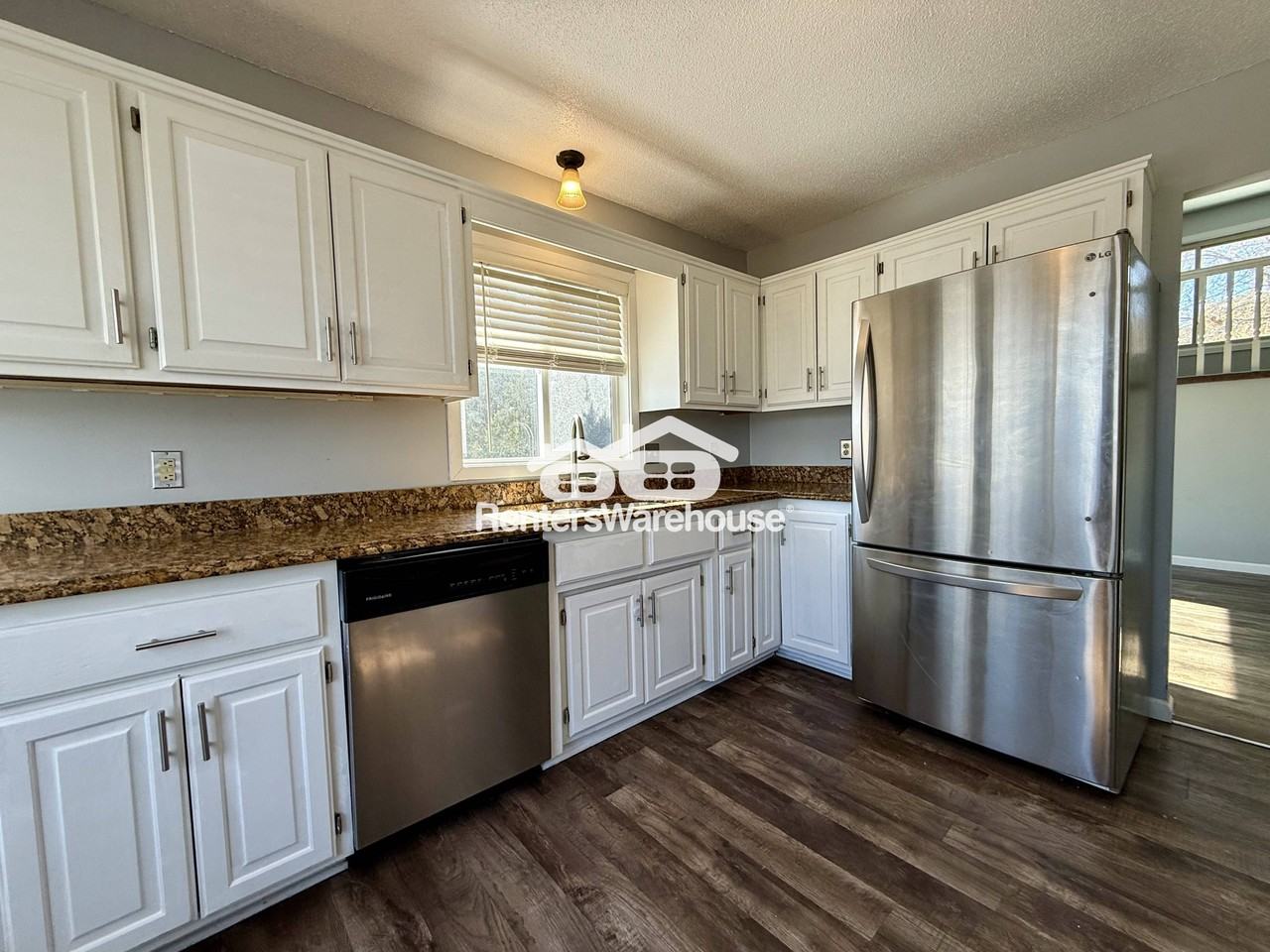 10911 Kentucky Ave N - Photo 4 of 20