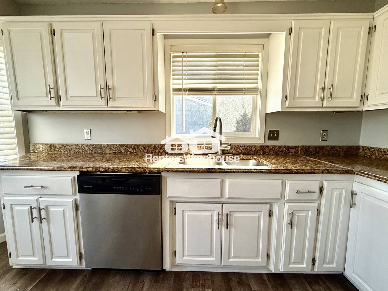 10911 Kentucky Ave N - Photo 5 of 20