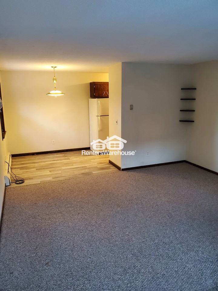 1002 2nd St Ne Apt 4 - Photo 3 of 15