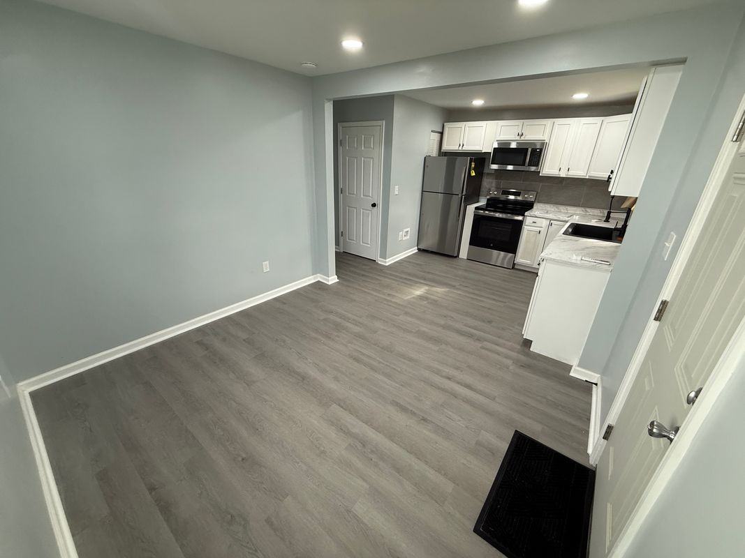 129 S Old Church St - Photo 2 of 11