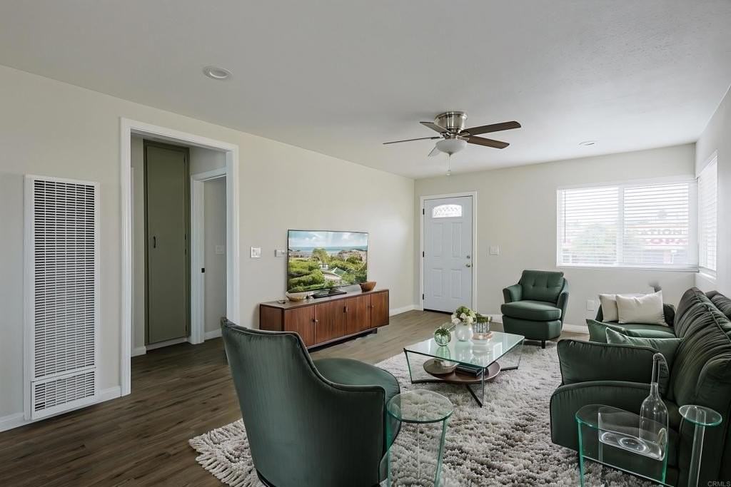 2127 Logan Ave - Photo 4 of 16