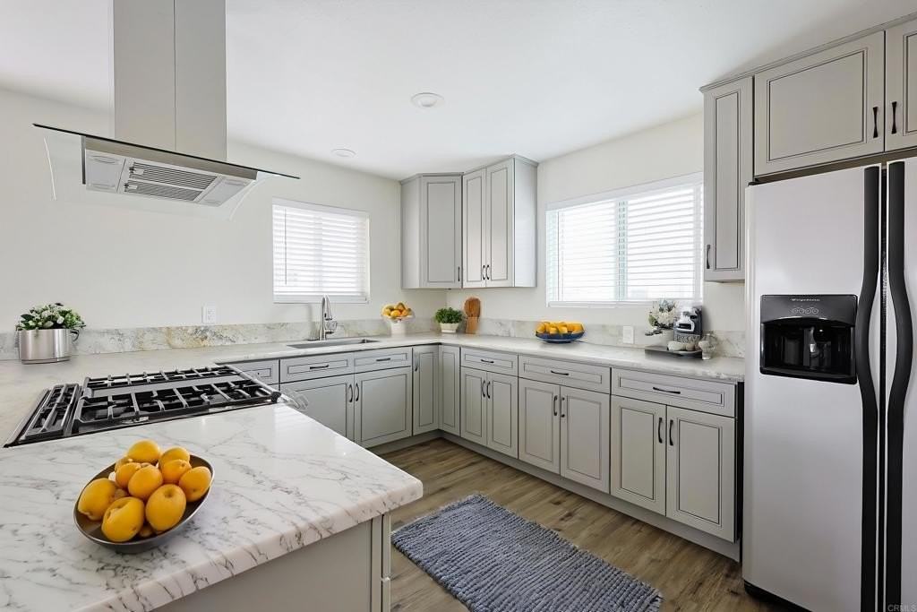 2127 Logan Ave - Photo 6 of 16