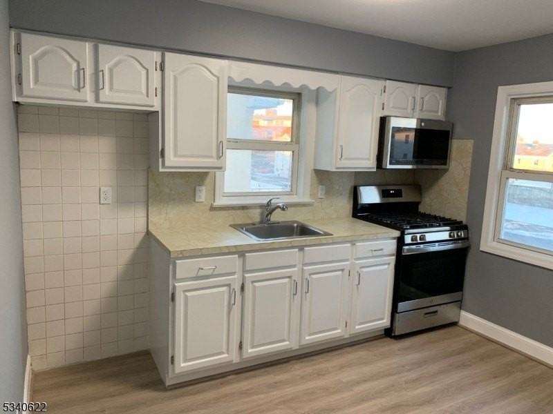 943 Jackson Avenue - Photo 2 of 8