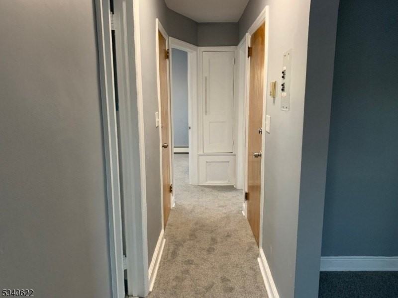 943 Jackson Avenue - Photo 6 of 8