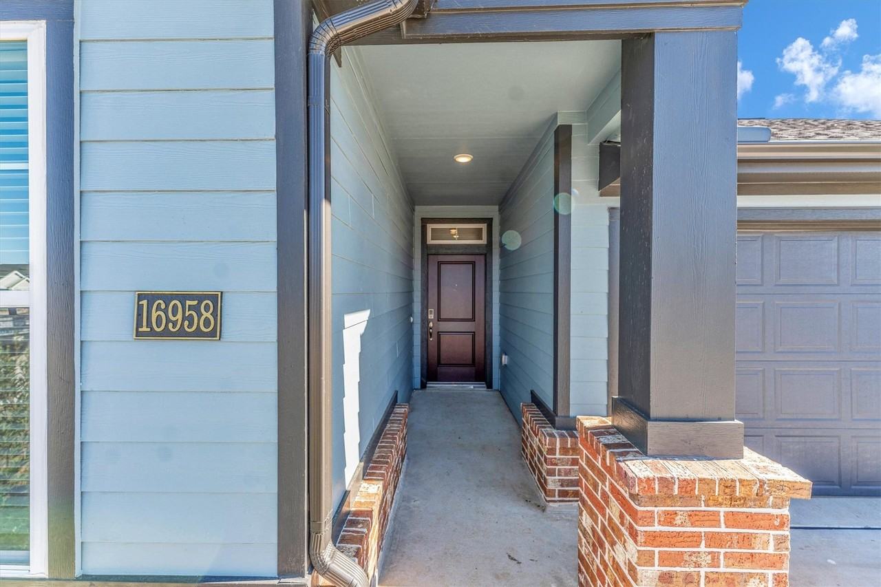 16034 Bishops Cap Way - Photo 5 of 25