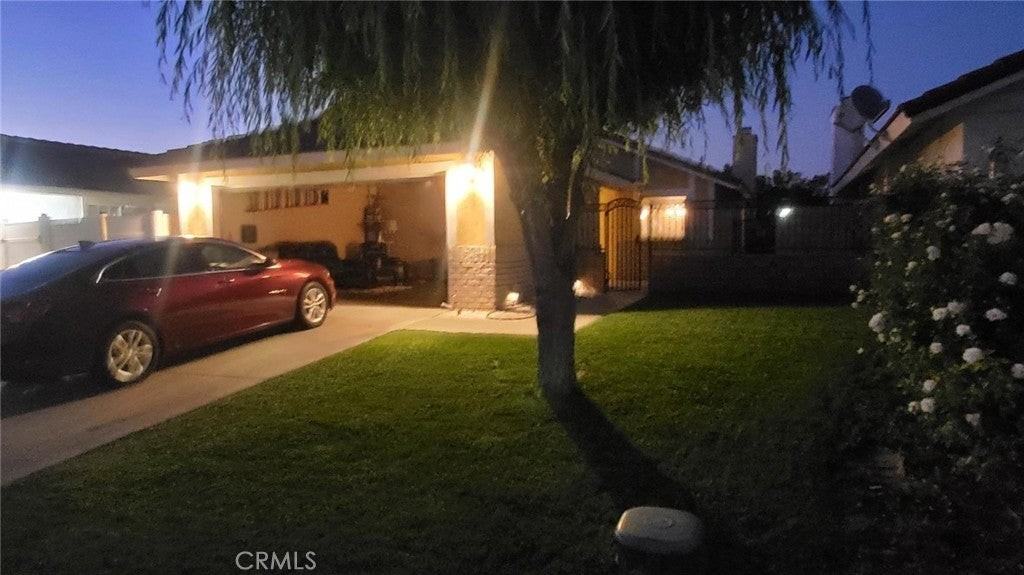 814 Zephyr Cir - Photo 2 of 6