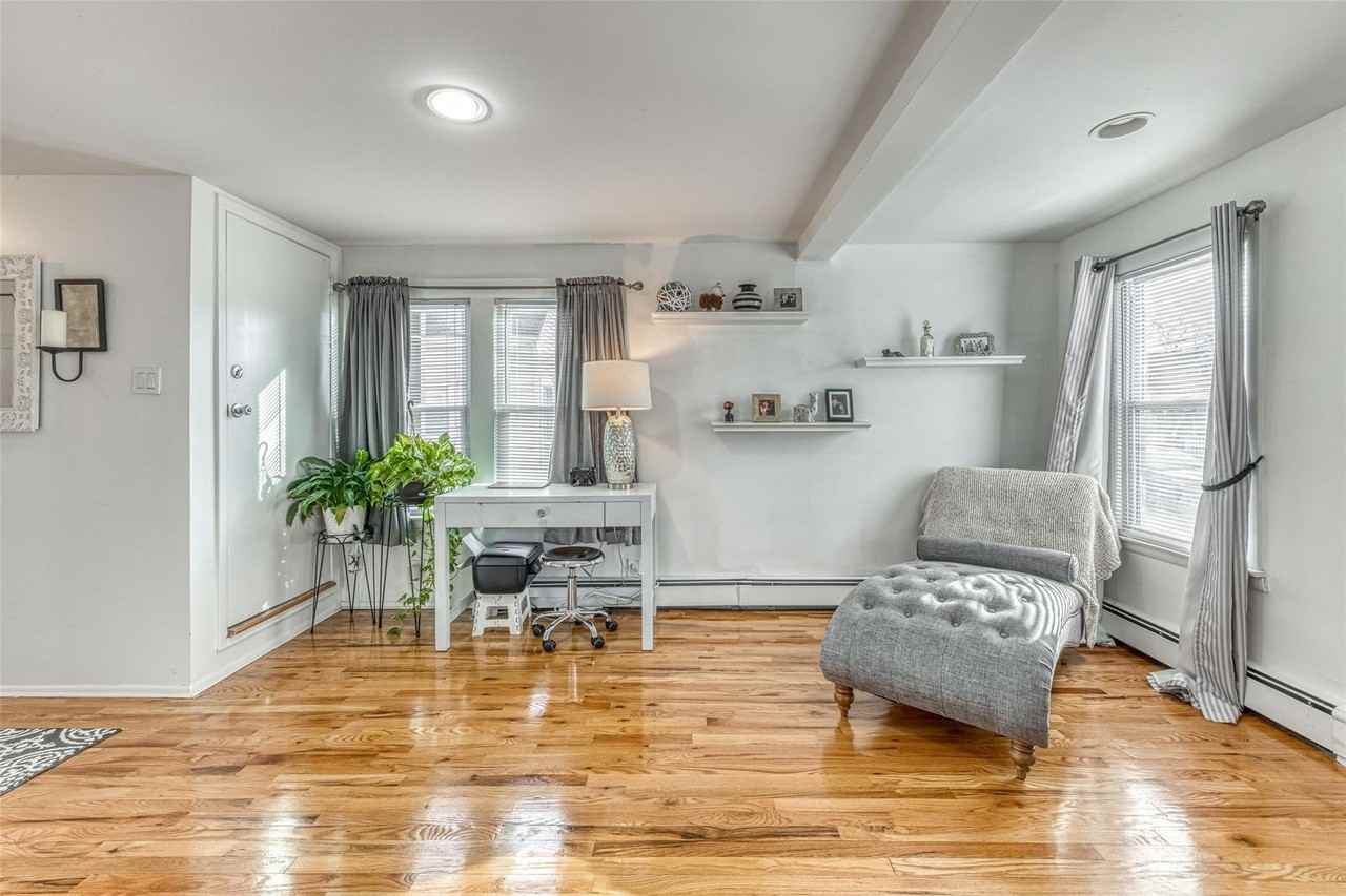 88 Chestnut St - Photo 4 of 18