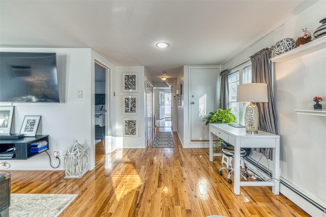 88 Chestnut St - Photo 6 of 18