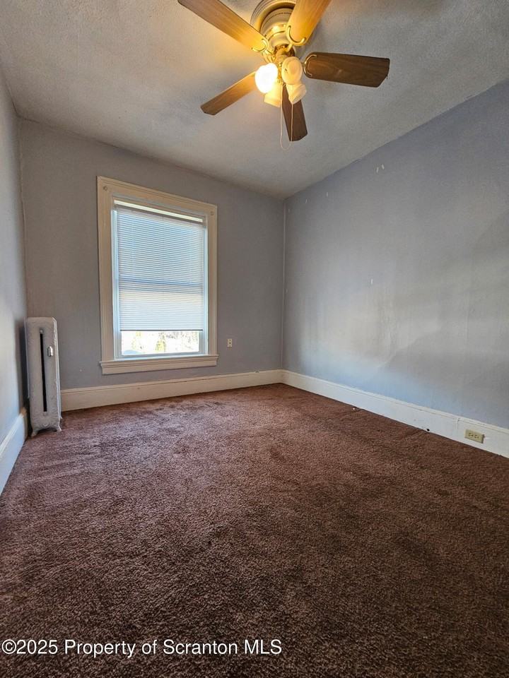 1108 E Gibson St - Photo 6 of 8