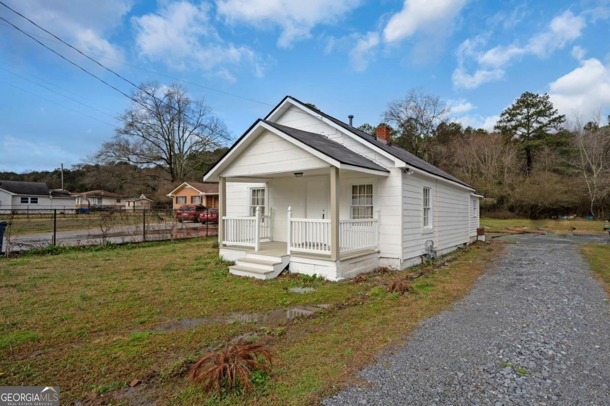 1214 Cave Spring Rd Sw - Photo 2 of 16