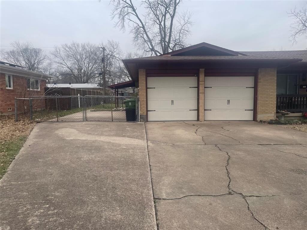 6749 Cylinda Sue Cir - Photo 3 of 33