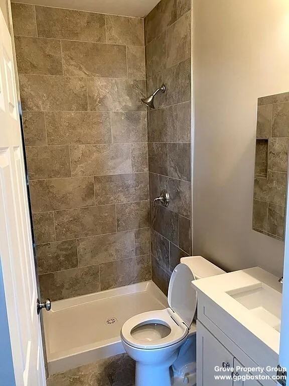 828 E 2nd St #3 - Photo 2 of 10