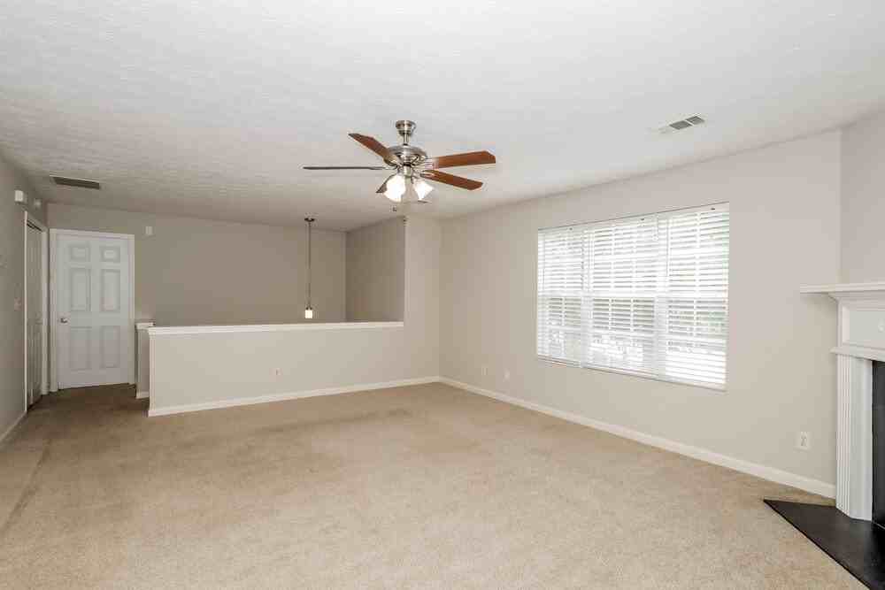 2059 Oak Terrace Dr Se - Photo 4 of 17