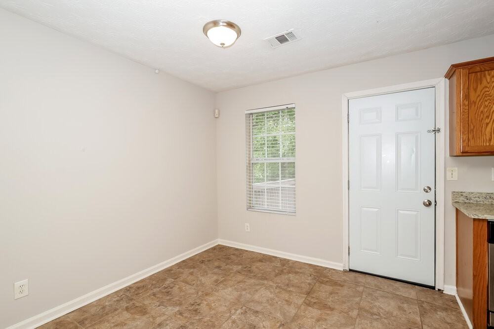 2059 Oak Terrace Dr Se - Photo 7 of 17