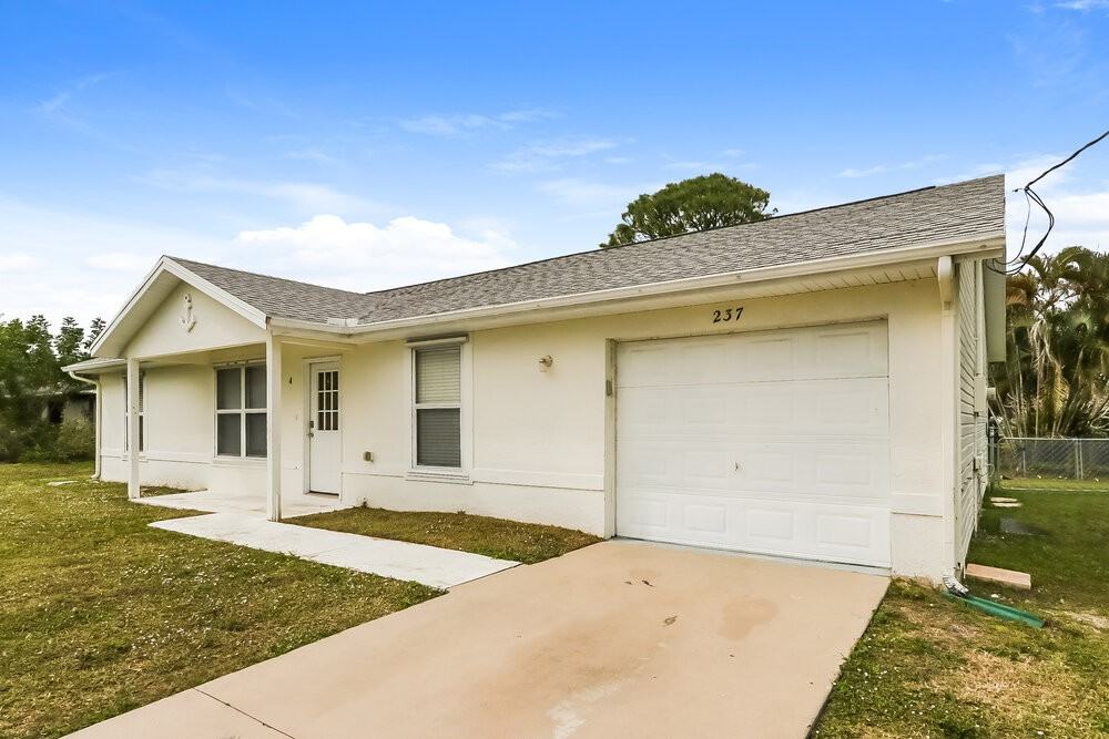 237 Sw Pisces Ter - Photo 3 of 16