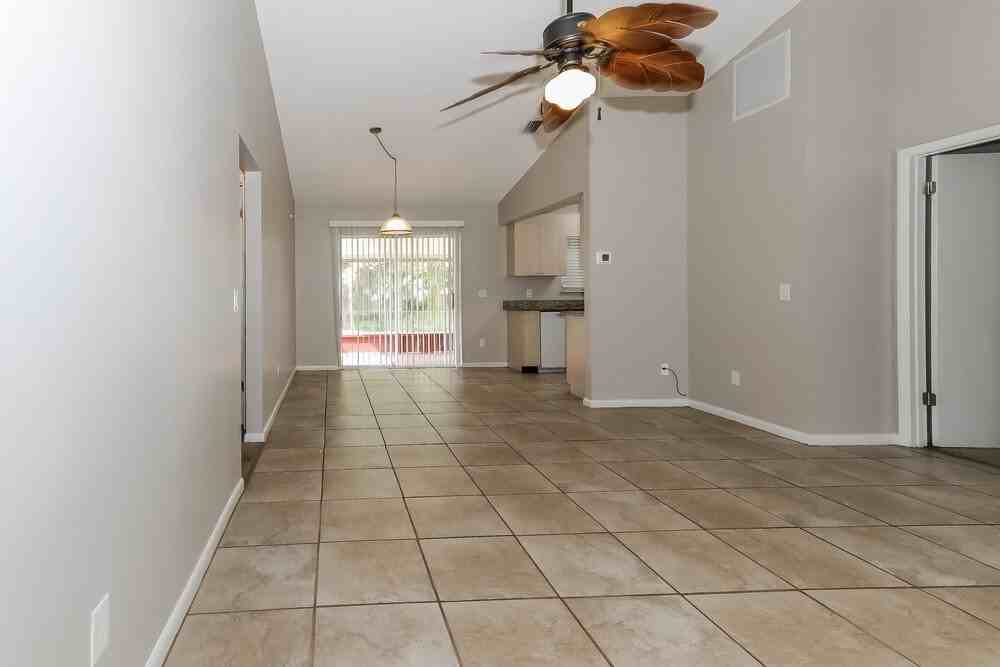 237 Sw Pisces Ter - Photo 6 of 16