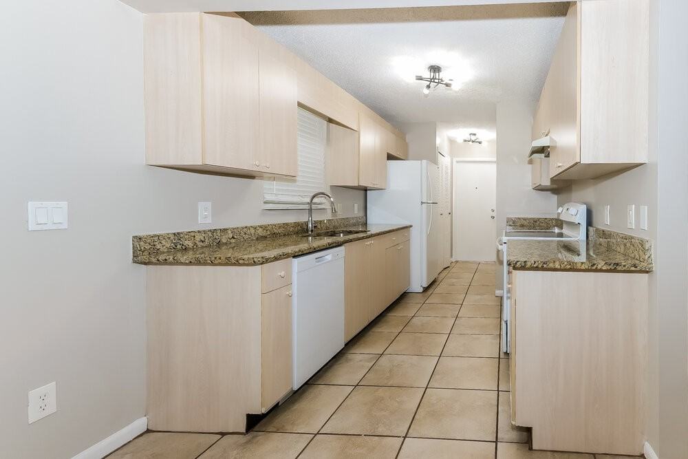 237 Sw Pisces Ter - Photo 7 of 16