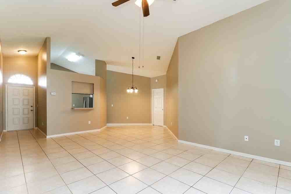 1307 Ocean Reef Rd - Photo 3 of 15
