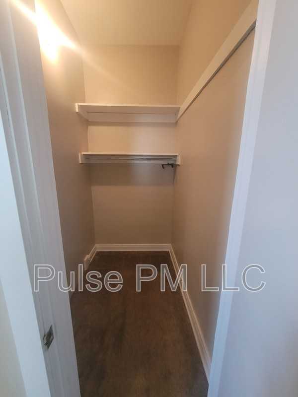 812 6th Ave - Photo 4 of 10