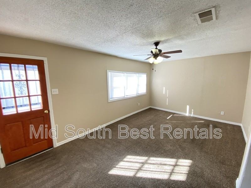 1525 Elliston Rd - Photo 2 of 10