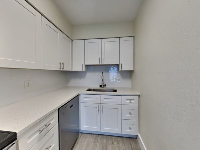 542 Verbena Ct - Photo 4 of 16
