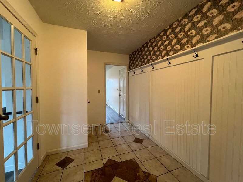 7121 Dayspring Dr - Photo 2 of 17