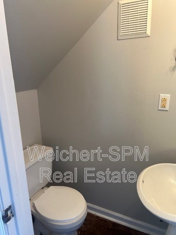 12 Villa Ln - Photo 2 of 10