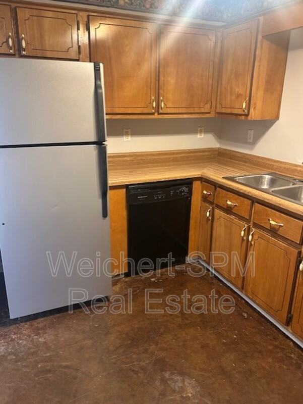 12 Villa Ln - Photo 3 of 10