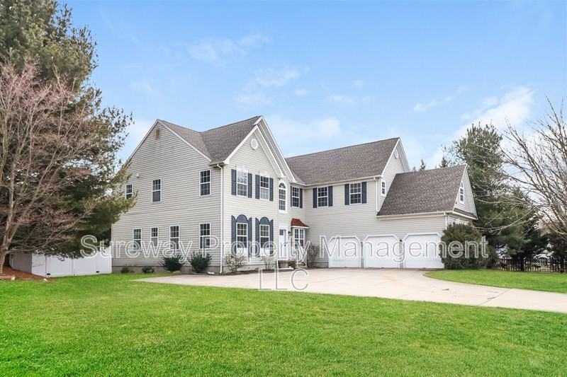 1 Turnbridge Dr - Photo 2 of 29