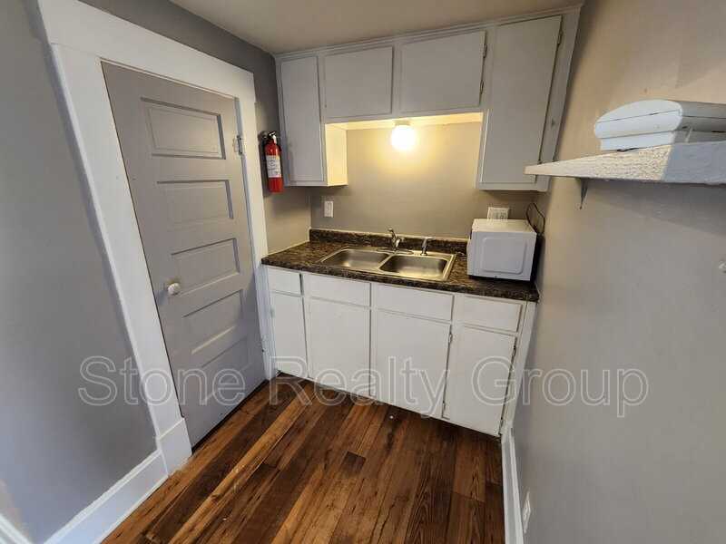 1814 S 7th St #2 - Photo 3 of 9