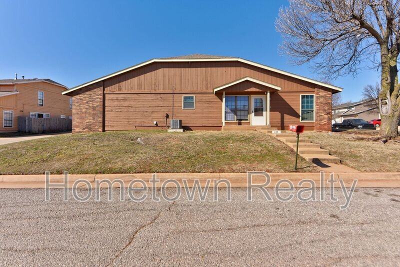436 Ne 115th St - Photo 2 of 23