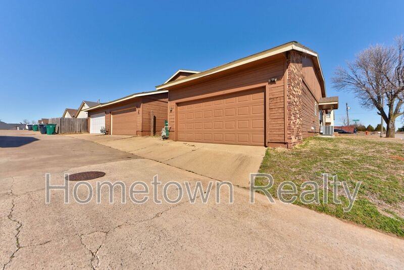 436 Ne 115th St - Photo 3 of 23