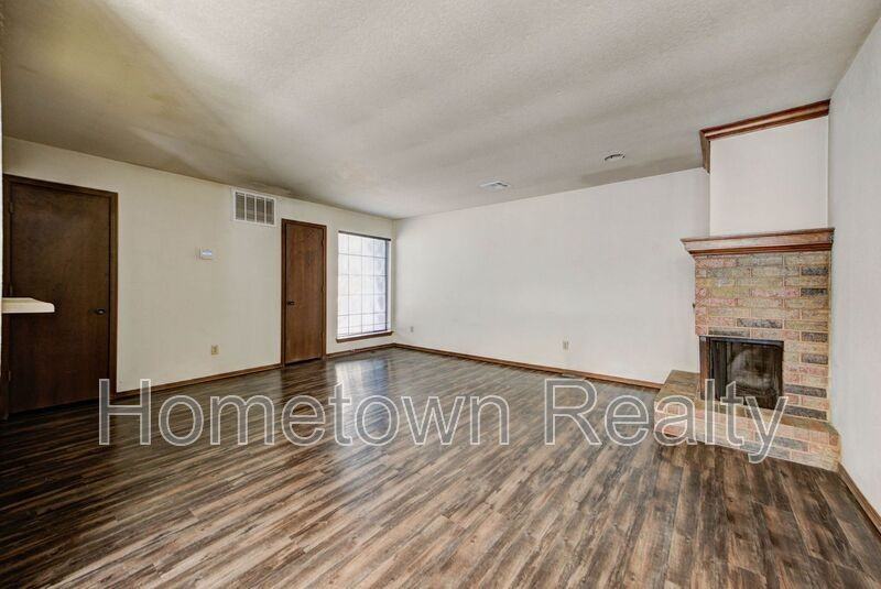 436 Ne 115th St - Photo 5 of 23