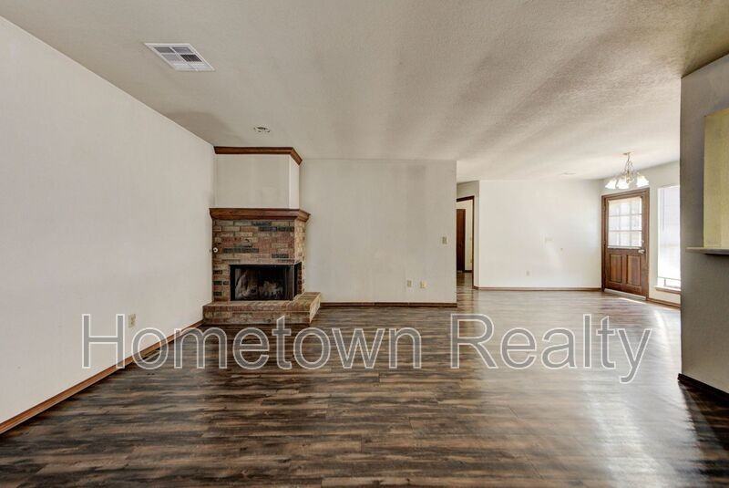 436 Ne 115th St - Photo 6 of 23