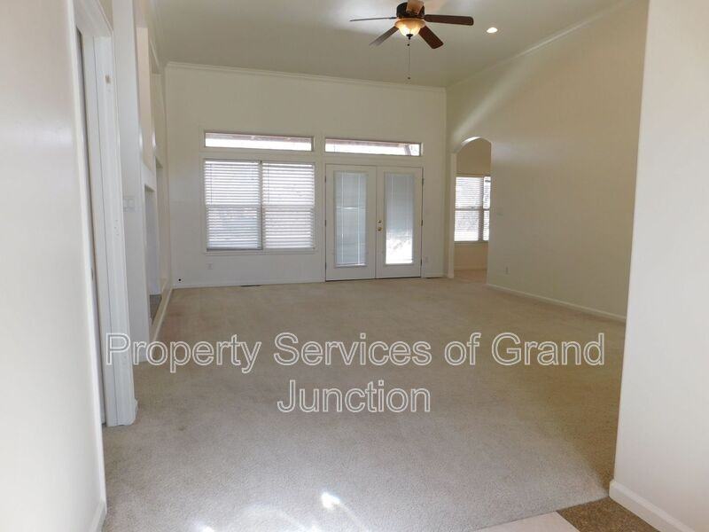 2618 Foxglove Ct - Photo 3 of 29