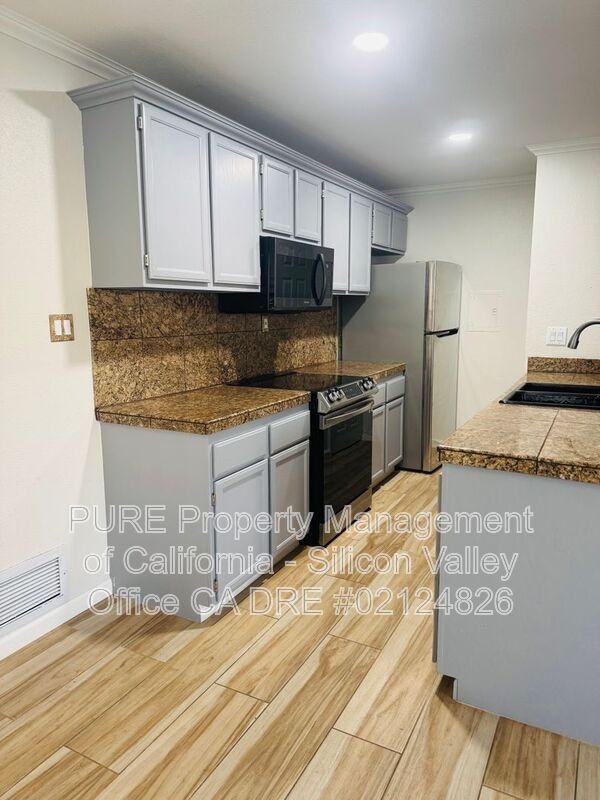 264 Tradewinds Ct #2 - Photo 4 of 16