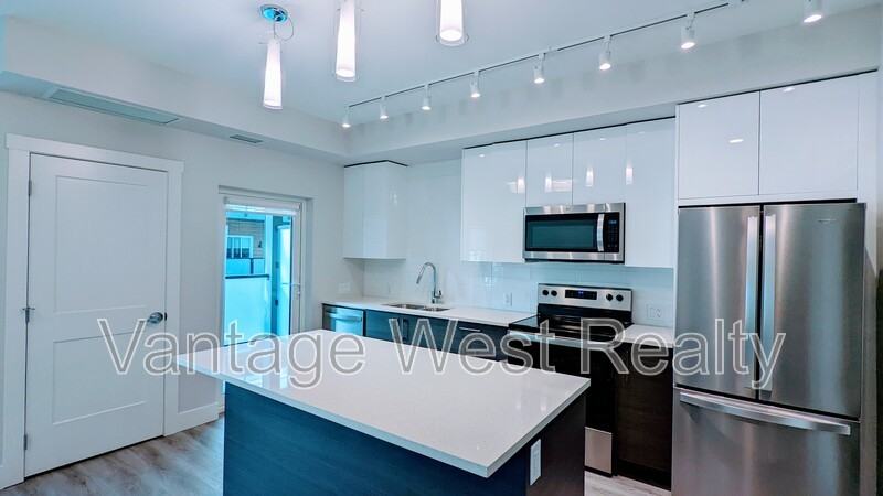 209 Hollywood Rd S - Photo 2 of 11