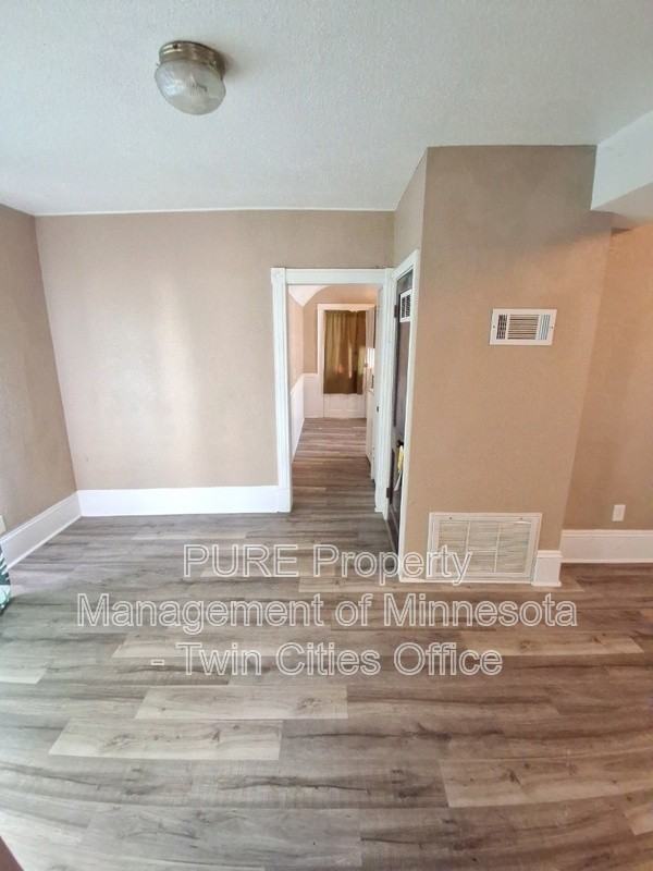 2632 Grand St Ne - Photo 3 of 19